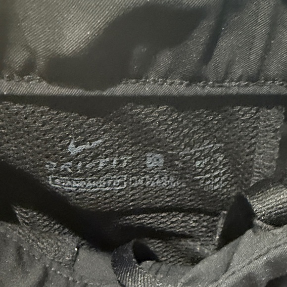 Nike Black Straight Leg Pants - Picture 2 of 3
